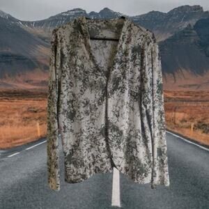 Chico's 3 two tone green long sleeve open front polyester blend stretch jacket.